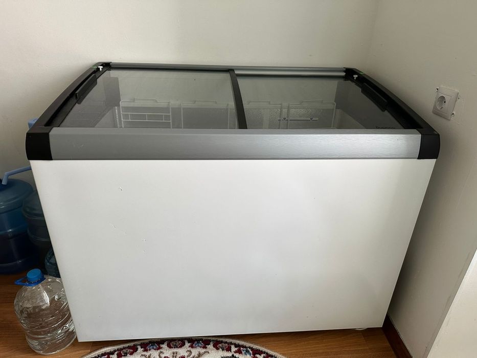 2 холодильника и морозильник