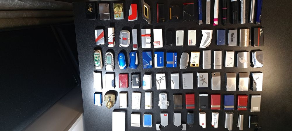 Vand colectie de brichete metalice