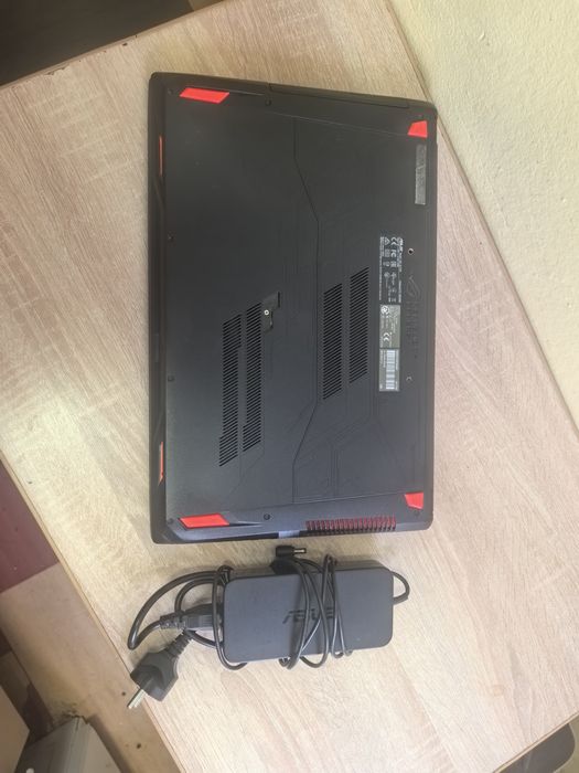 Leptop Asus model:GL 753V i7 7700HQ 17,3 ing 16gr