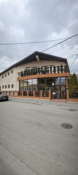 Spațiu comercial de închiriat 270 mp – ideal birouri /call center/ cli