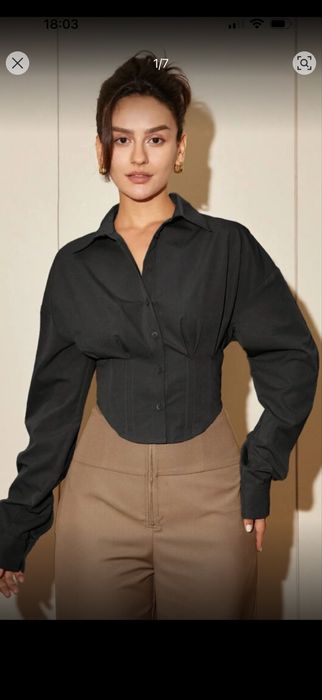 Черна риза с бухнали ръкави тип корсет с копчета