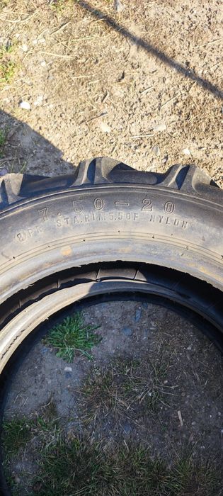 Vând 2 cauciucuri de tractor dimensiune 7.50-20