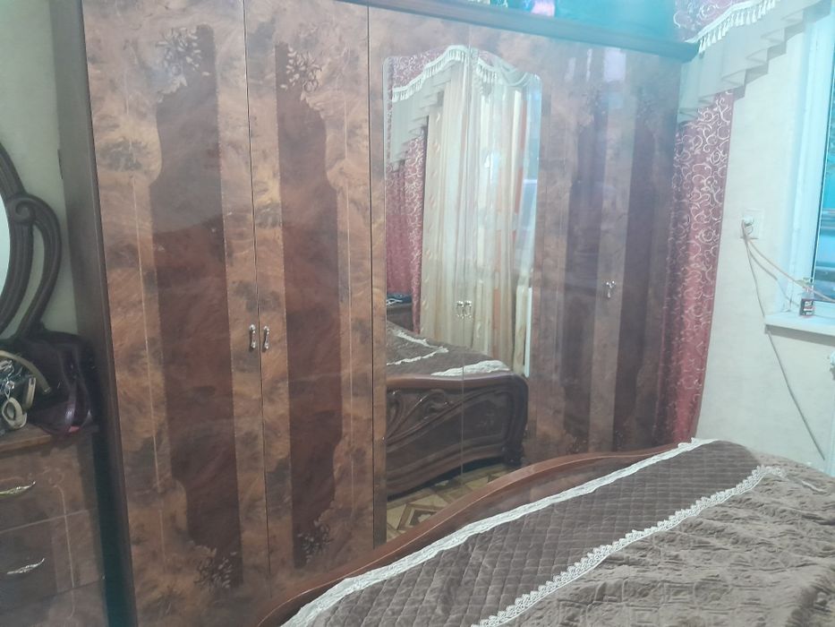 Продам спальный гарнитур