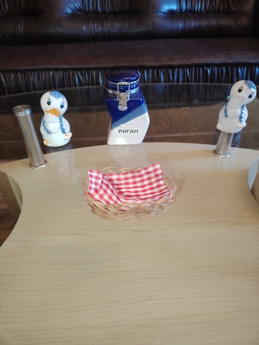 Порцеланови буркани за подправки