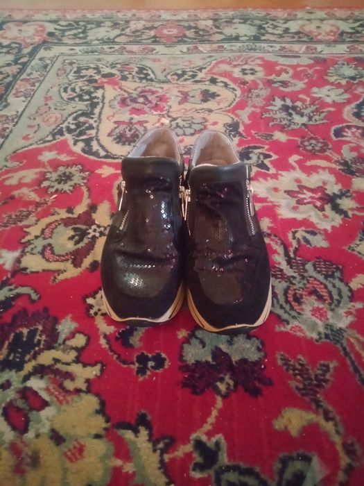 Обувь    ботинки.