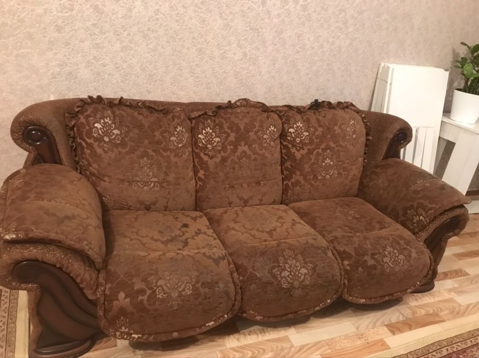 Продам диван с креслой