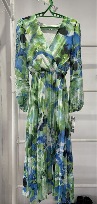 Продам платье новое