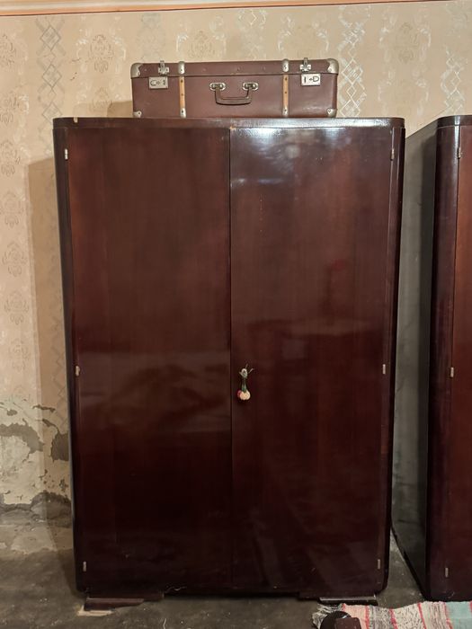 Dulapuri vechi pentru reconditionare