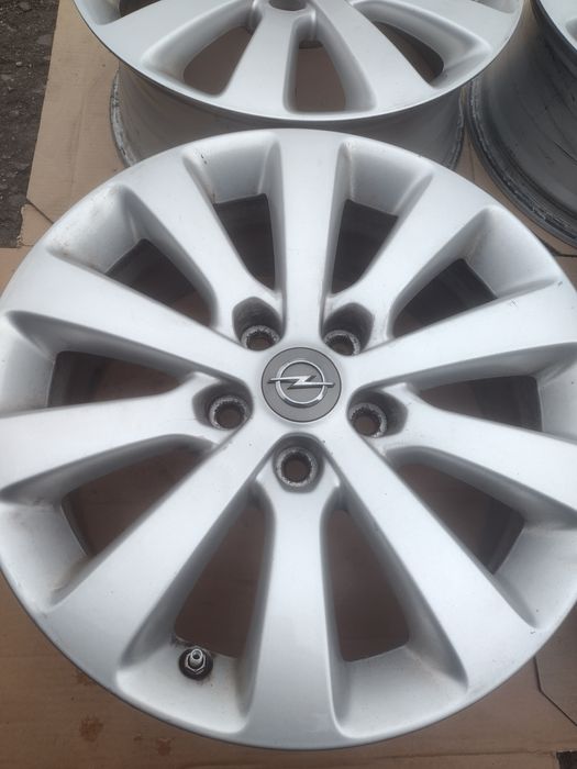 Топ състояние 17-5х115 ЕТ44 7j Opel Zafira C