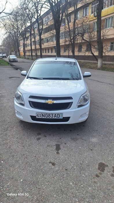 Cobalt oq rangda 2014 yil, 1 pozitsiya, 290000 probeg