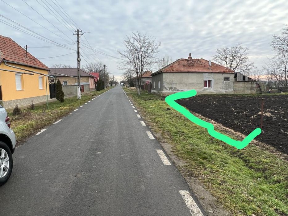 Vând teren intravilan