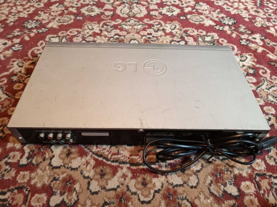 Продам DVD-проигрыватель LG