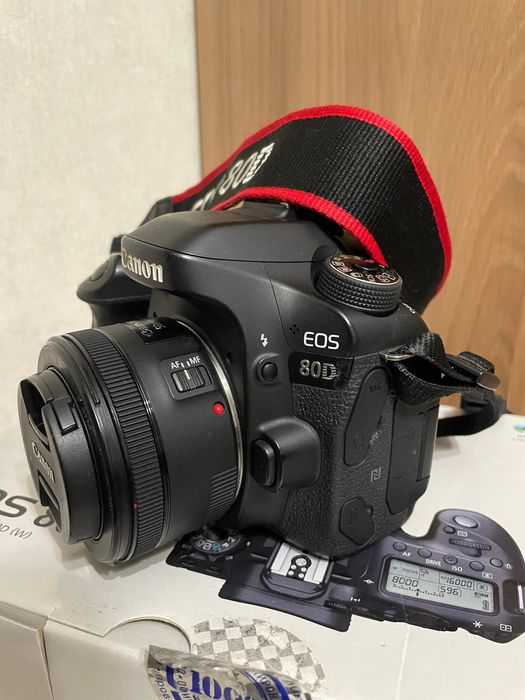Продам Canon EOS80D