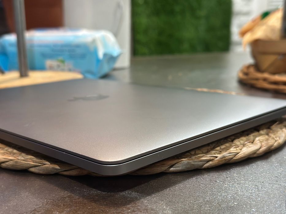 MacBook Pro 13.3 M2 8/512