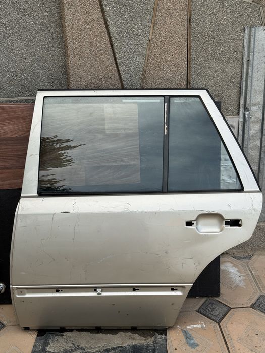 Задняя левая дверь Мерседес w124