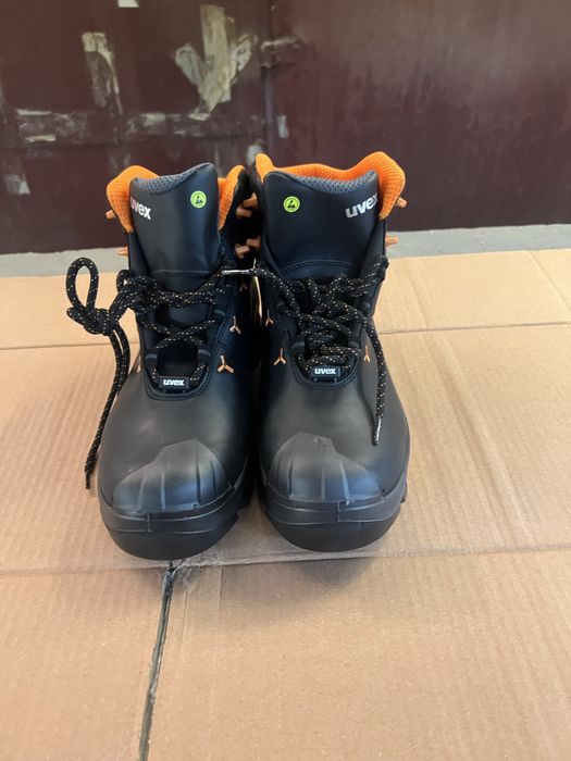 Vand bocanci Uvex marimea 45