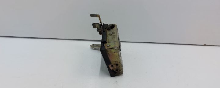 Broasca stanga fata 357837015g Volkswagen VW Passat B4