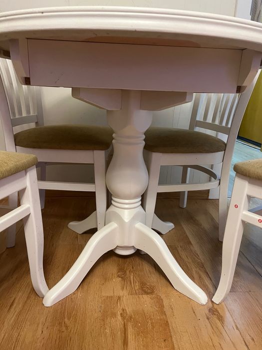 Трапезна маза с четири стола от масив