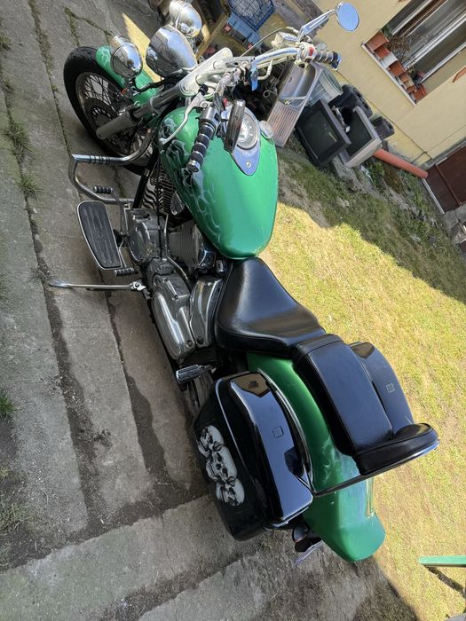 YAMAHA XVS 1100 Custom