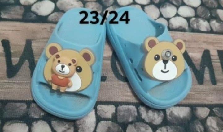 Vînd încălțăminte pentru copii