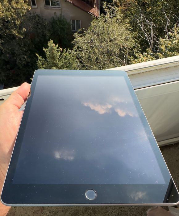 Apple iPad 8th Gen (A2270), 10.2" 32GB