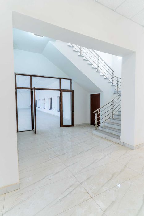 Продается новый двух этажный магазин