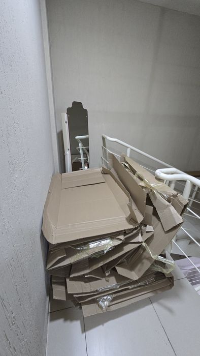 Бесплатно отдам картон