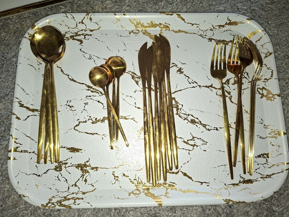 Сервиз в золотисто-белом стиле | 34 предмета