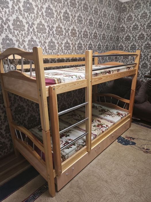 Детская двухъярусная кровать