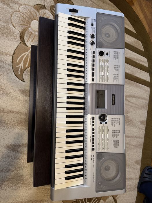 Yamaha  PSR E 403