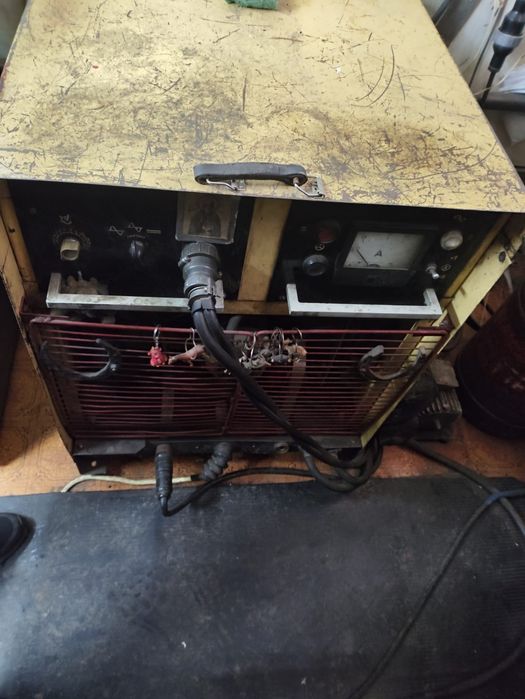 Продам аргонный сварочный аппарат бу. УДГУ