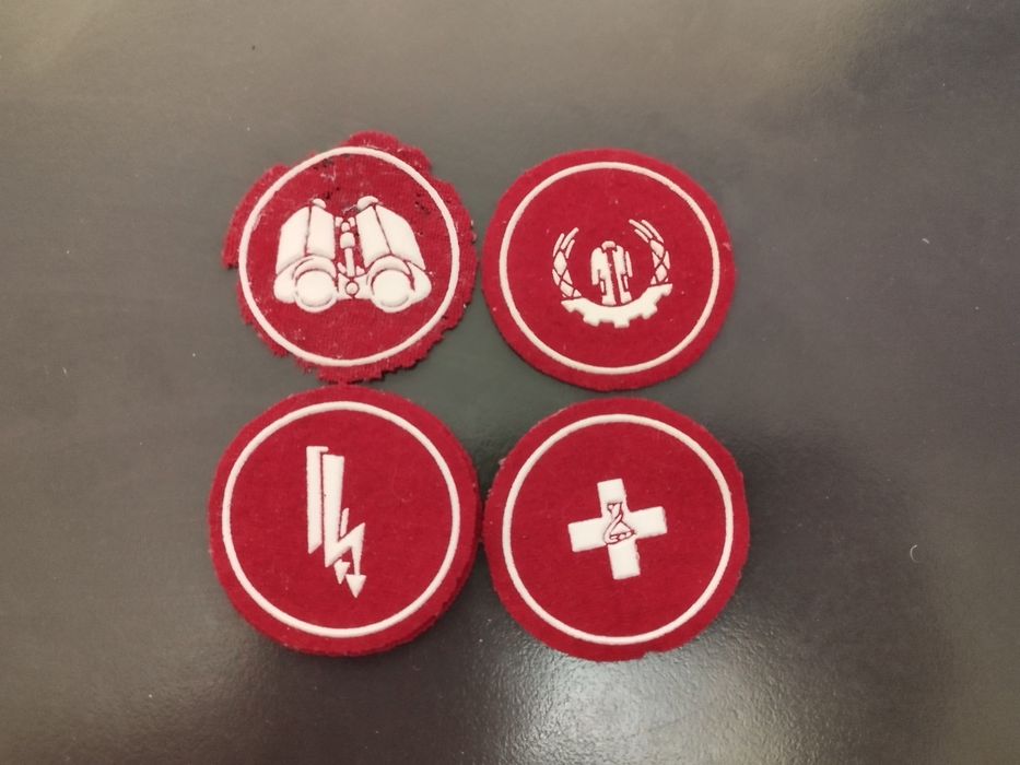 Емблеми по време на НРБ