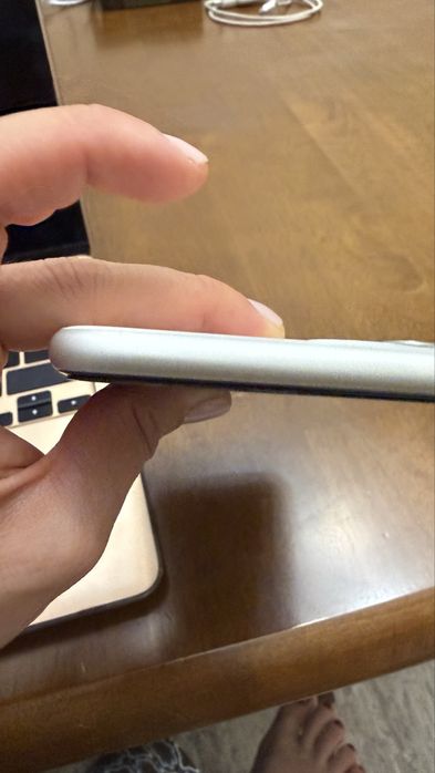 Продам оригинальный iPhone 11, 128 GB,белый