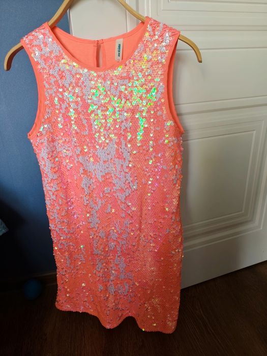 Платье в пайетках