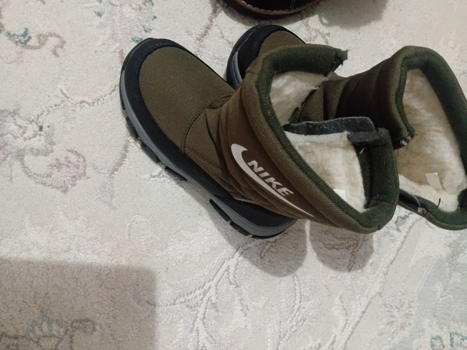 Продам кардиган  ,обувь  ,комбинезон.