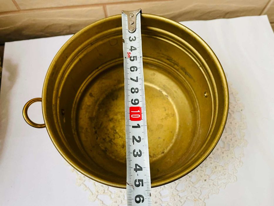 Красива месингова кашпа от Англия