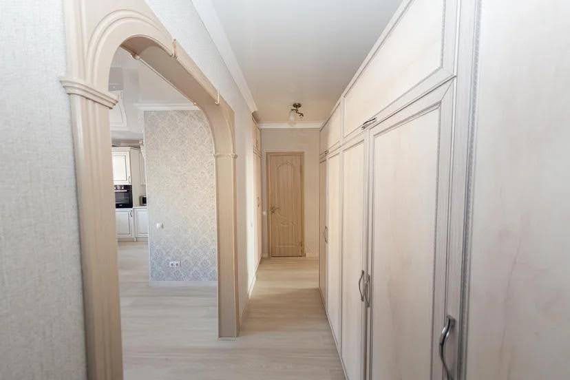 Продам двух комнатную квартиру