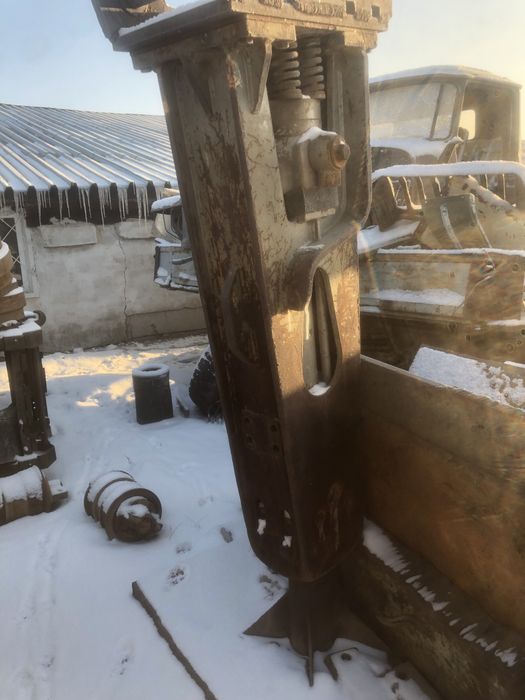 Гидромолот для экскаватора б/у