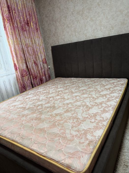 Продам двухспальную кровать