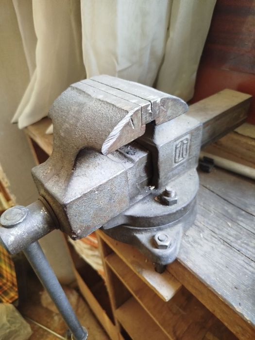 Тиски советские