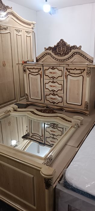 Kam ishlatilgan Spalni garnitur sotiladi narxi  yangi matrasbilan 5800