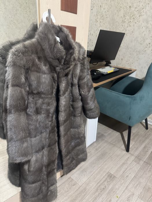 Продам шубу норковую
