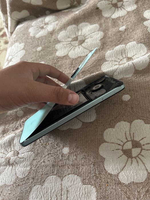 Продвм телефон..