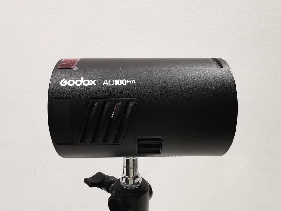 Преносима светкавица Godox AD100 Pro
