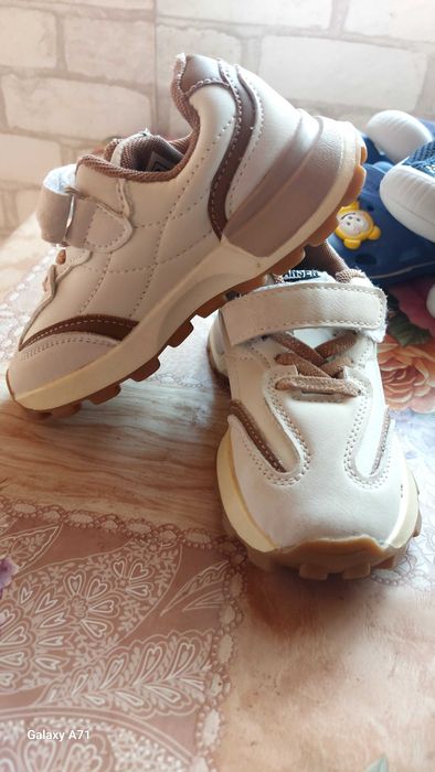 Вътрешни,Маратонки по 20лв