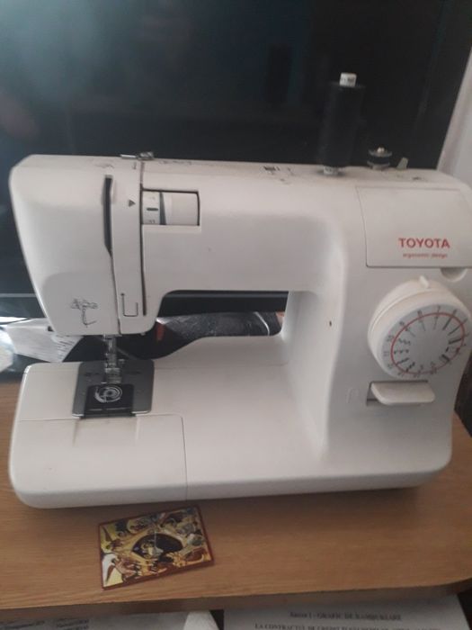 Vind mașina de cusut marca toyota stare buna