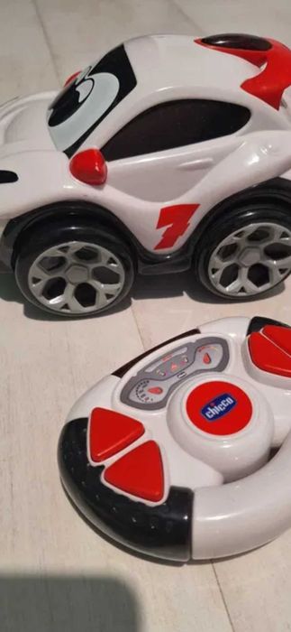 Chicco, masinuta cu telecomanda