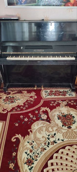 Пианино сотилади