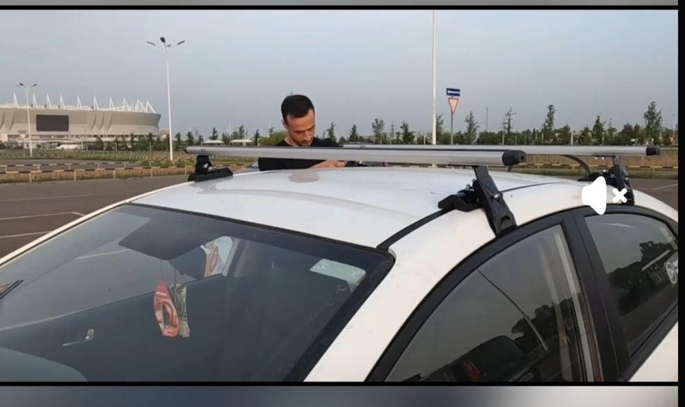 Срочно продам багажник на крышу.