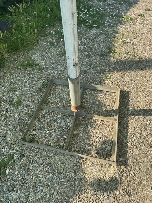 Umbrelă profesională terasă 4x4 m cu 4,5h – structură metalică, bază inclusă